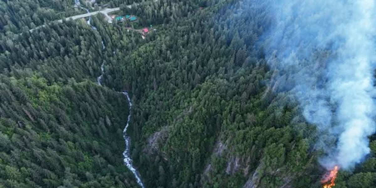 Boulder Fire: Alaska smokejumpers make first aerial jump in Southeast Alaska in 67 years